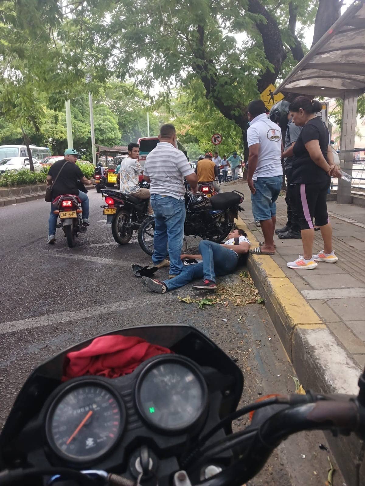 Accidente En La Vía Montería Cereté Motociclista Fue Impactado Por Una Buseta Que Cubre Esta 0107