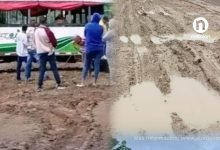 Entre barro y vehículos atrapados comunidad de Sananterito en Lorica, pide intervención urgente de su carretera