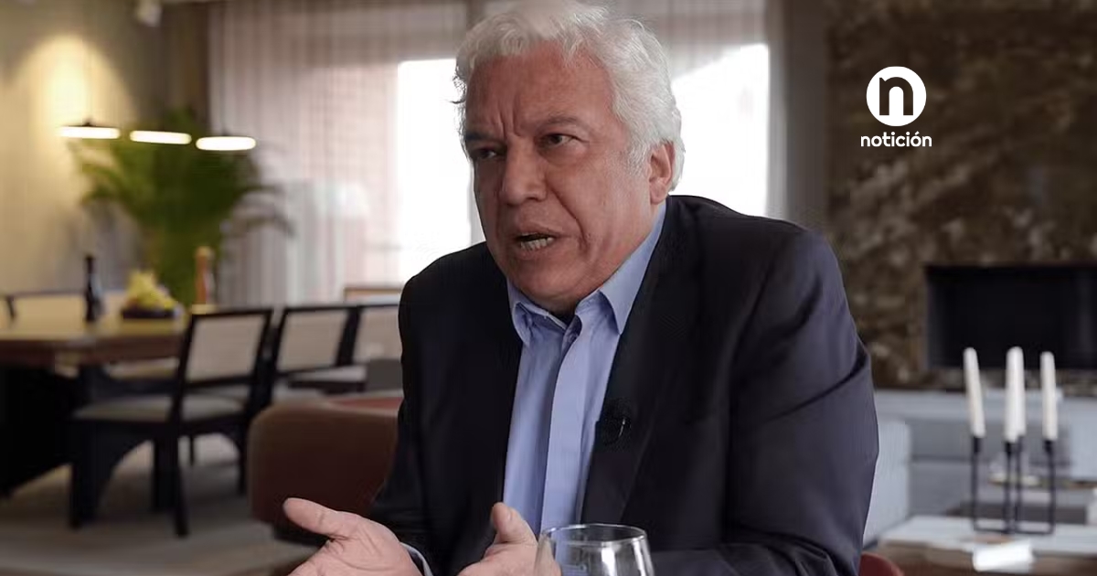 Carlos Alonso Lucio afirmó que mientras era “secuestrado y torturado”, Petro “estaba tomando whisky” con importante jefe paramilitar.