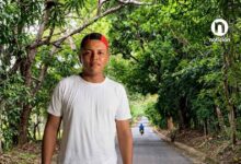La comunidad de Ayapel, Córdoba, recibió con dolor la noticia del hallazgo sin vida de Fernando Márquez, joven que había sido reportado como desaparecido desde la mañana del miércoles. Su cuerpo fue encontrado este jueves en inmediaciones de la hacienda La Magdalena, con heridas de arma de fuego. El lugar corresponde a jurisdicción de Ayapel, aunque la inspección técnica fue realizada por las autoridades de Montelíbano. El caso ha generado conmoción entre familiares y vecinos, quienes recuerdan a Fernando como un joven trabajador y cercano a su comunidad. La incertidumbre sobre las circunstancias de su muerte mantiene a la población en expectativa, mientras las autoridades avanzan en las investigaciones para esclarecer lo ocurrido y dar con los responsables.