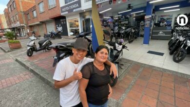 Le pidió a Dios un trabajo y cumplió su promesa le regaló una moto a su mamá